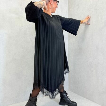 Robe plissée noire dentelle