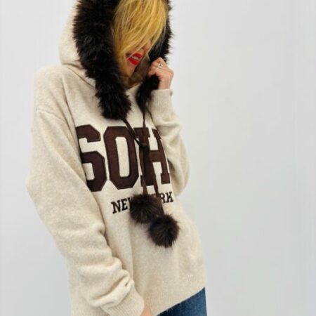 Pull capuche fourrure