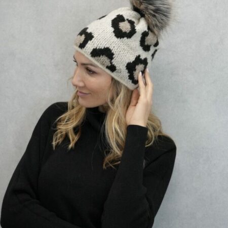 Bonnet imprimé léopard pompon