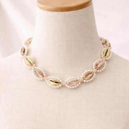 Collier coquillages et perles