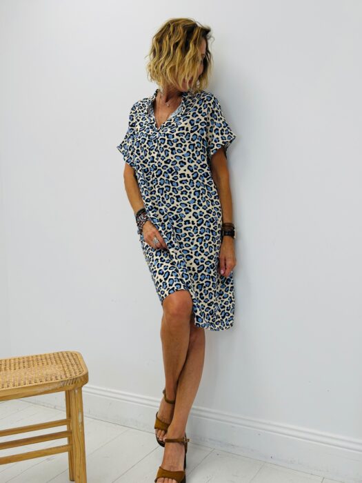Robe léopard bleu